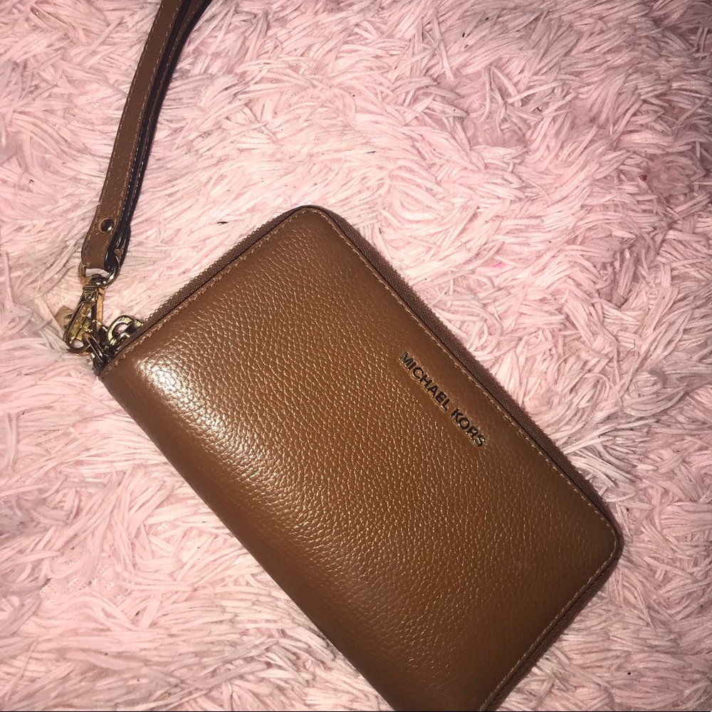Michael Kors wristlet/clutch/wallet